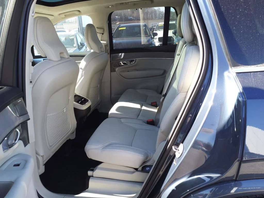2025 Volvo XC90 Ultra - Photo 12