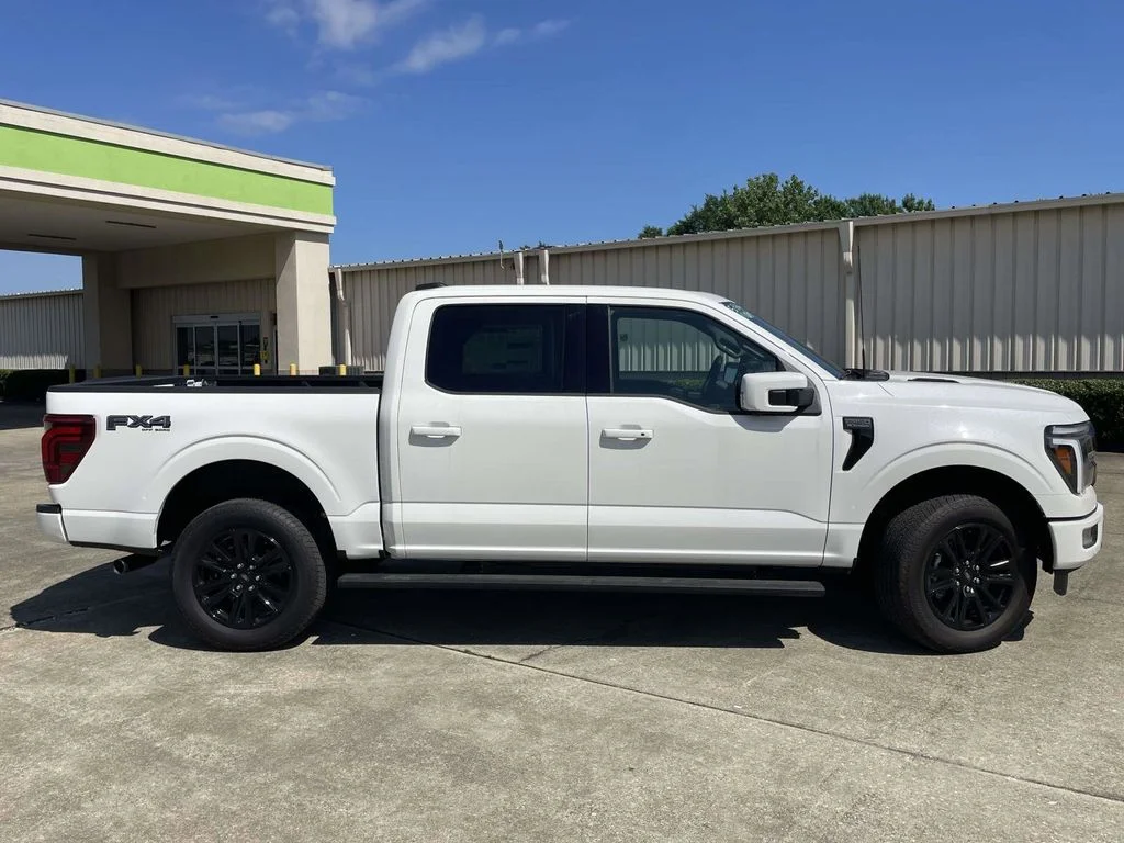 New 2025 Star White Metallic Tri-Coat Ford Platinum® image 2