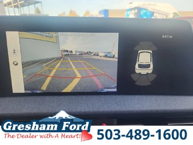 Used 2023 Snow White Pearl Kia Wind image 26