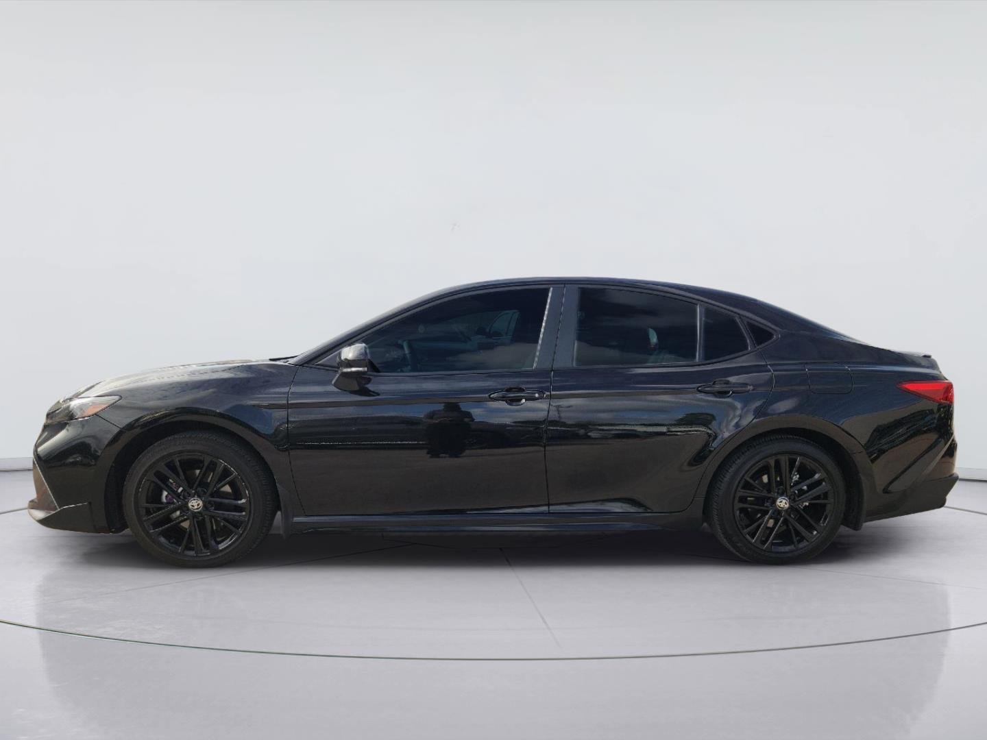 2025 Toyota Camry photo 4 of 33