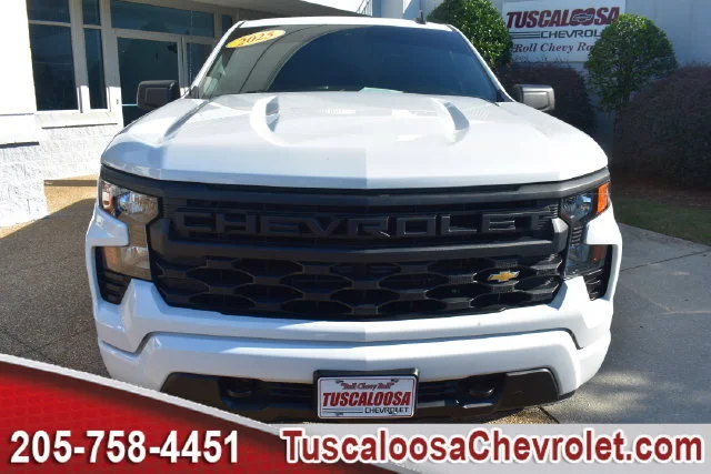 Used 2025 Summit White Chevrolet Custom image 4