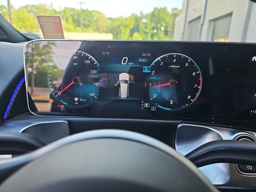 Used 2021  Mercedes-Benz GLB 250 image 18