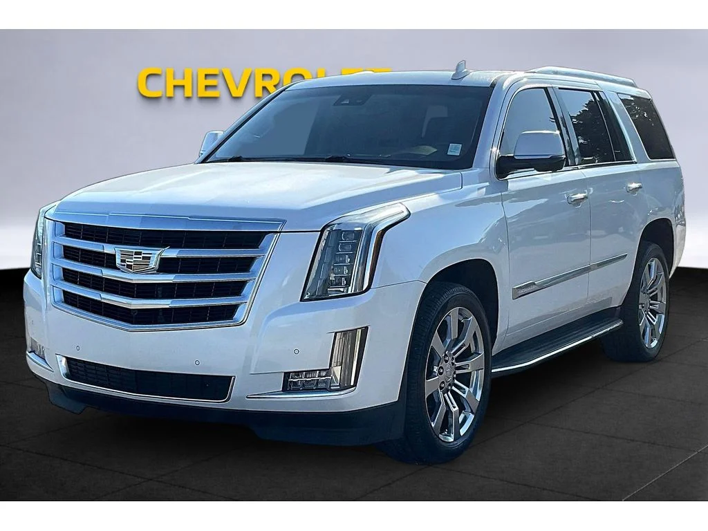 Used 2016 CRYSTAL WHITE TRICOAT Cadillac Luxury Collection image 9