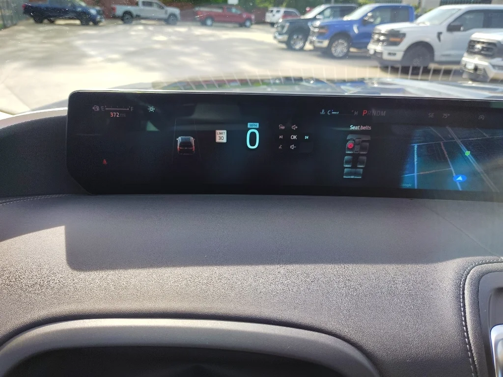 Used 2025 Agate Black Metallic Ford Platinum image 22