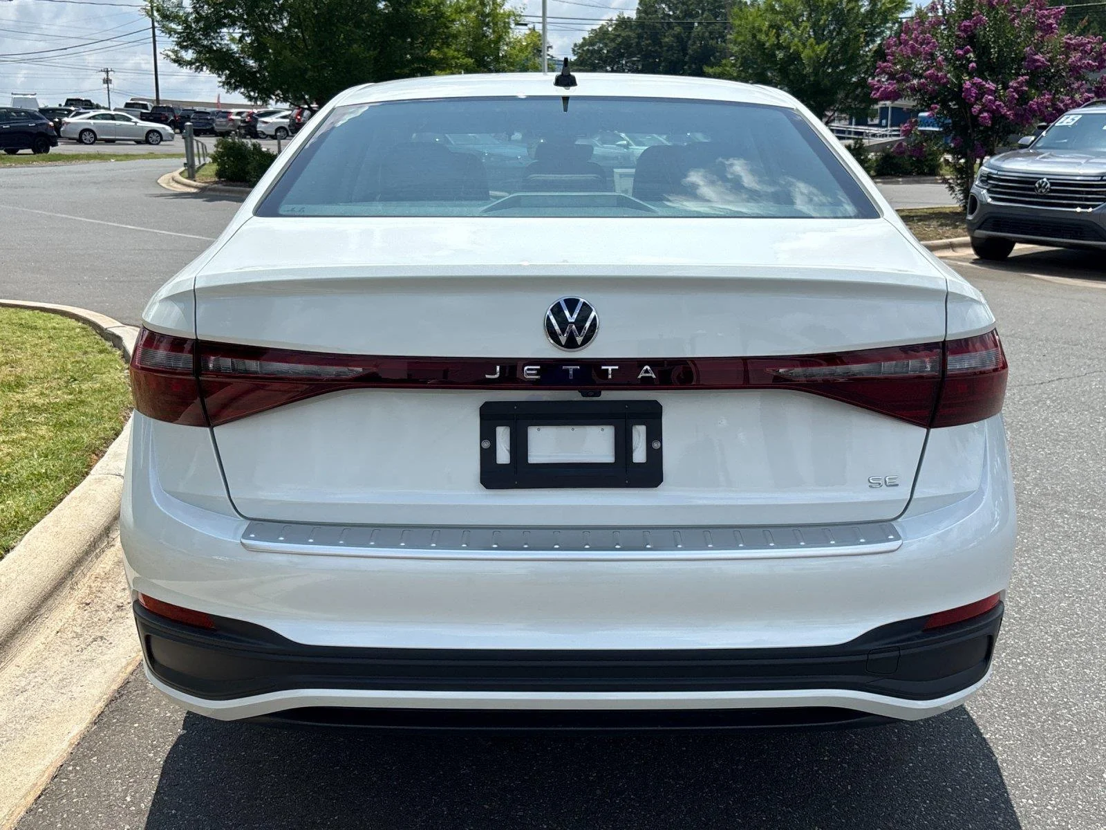 New 2026 Opal White Pearl Volkswagen SE image 4
