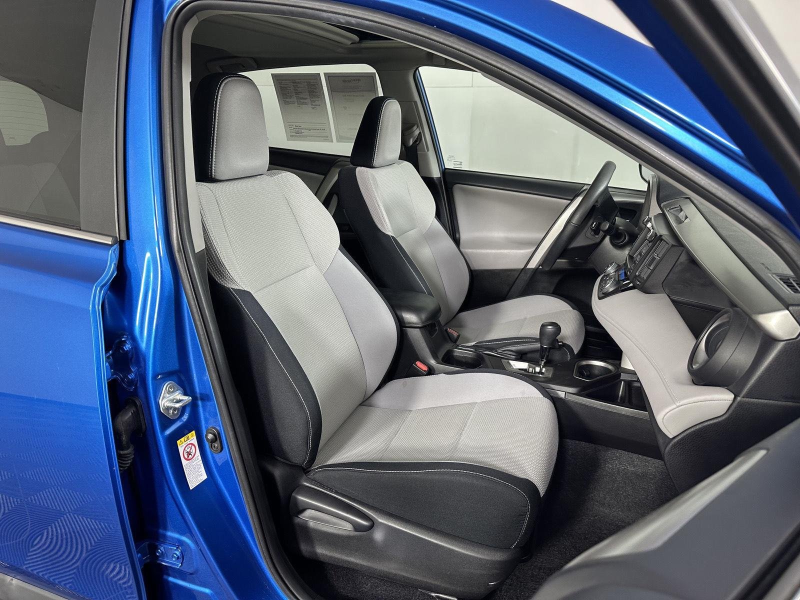 Used 2017 Electric Storm Blue Toyota XLE image 2
