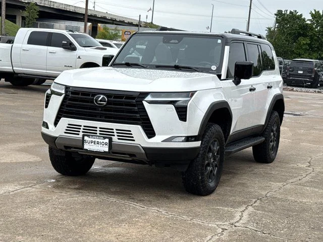 Used 2025 White Lexus 550 Overtrail+ image 13