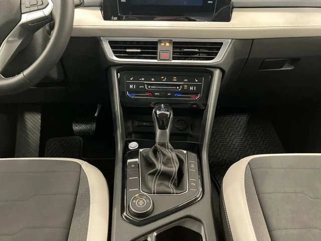 New 2026 Green Volkswagen 1.5T SE image 11