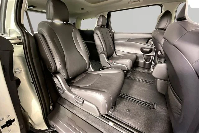 New 2027 Silver Kia SX image 11