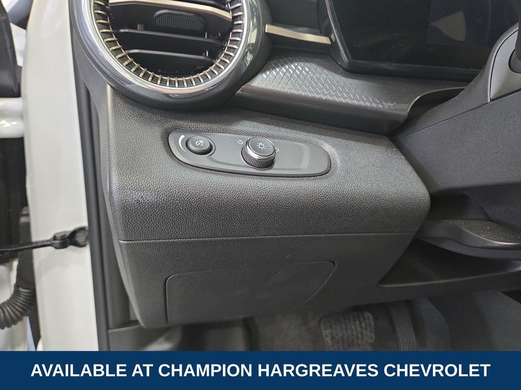 Used 2025 Summit White Chevrolet ACTIV image 23