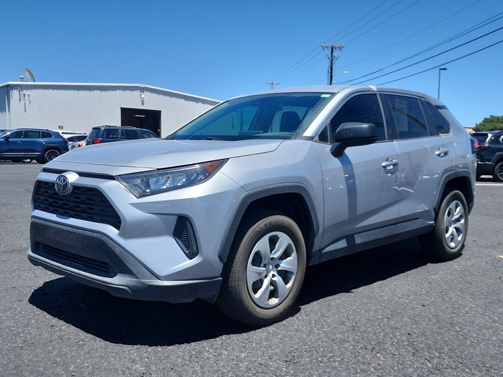 2022 Toyota RAV4 LE AWD's photo