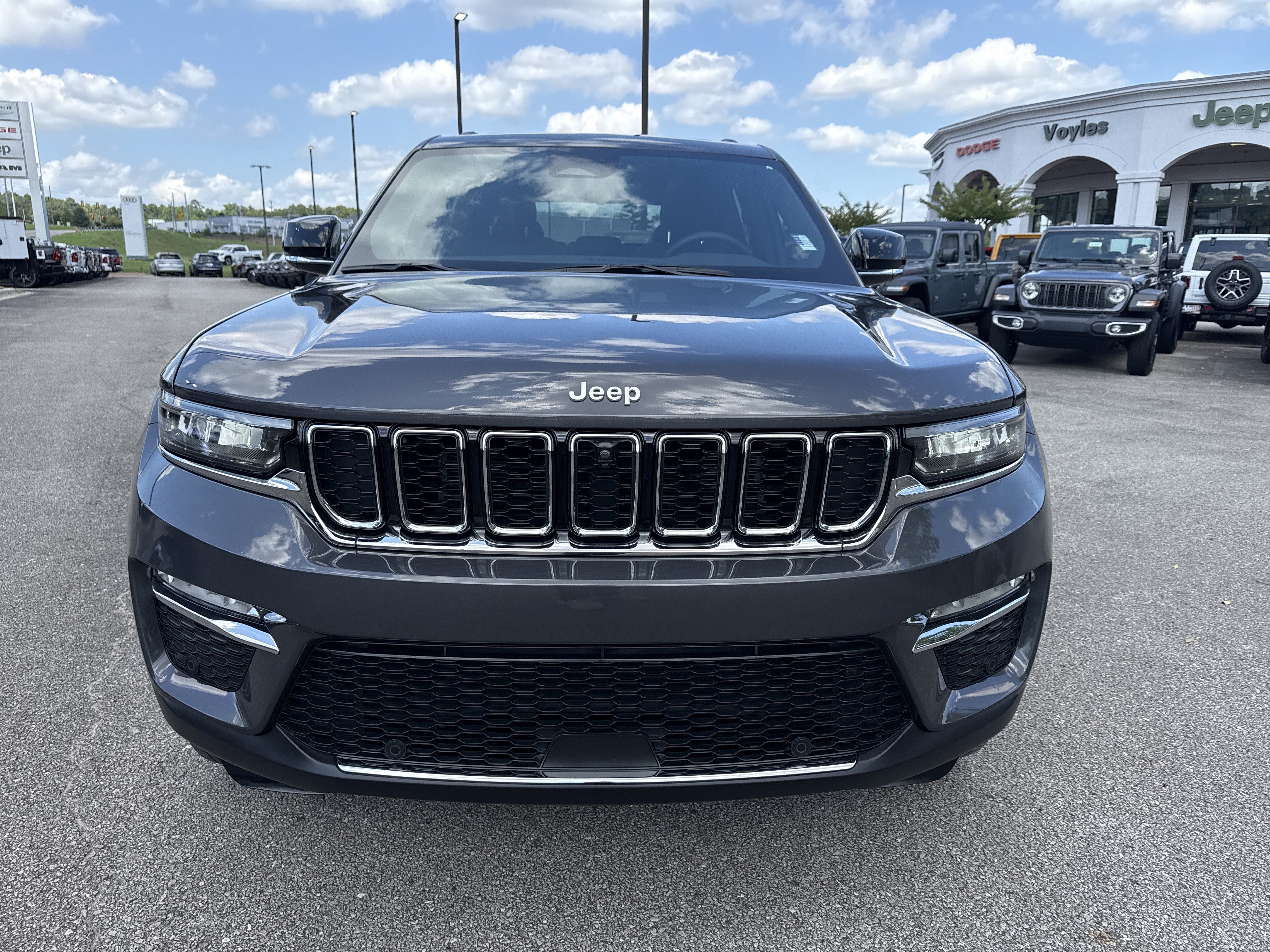 Used 2024 Baltic Gray Metallic Clearcoat Jeep Limited image 2