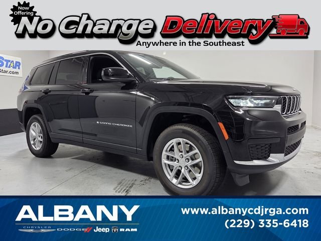 New 2026 Diamond Black Crystal Pearl-Coat Exterior Paint Jeep Laredo image 1