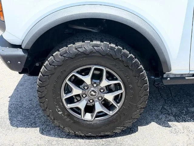 Used 2024 Oxford White Ford Badlands image 49