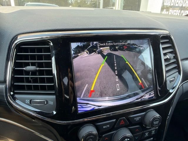 Used 2019 Silver Jeep Limited image 8