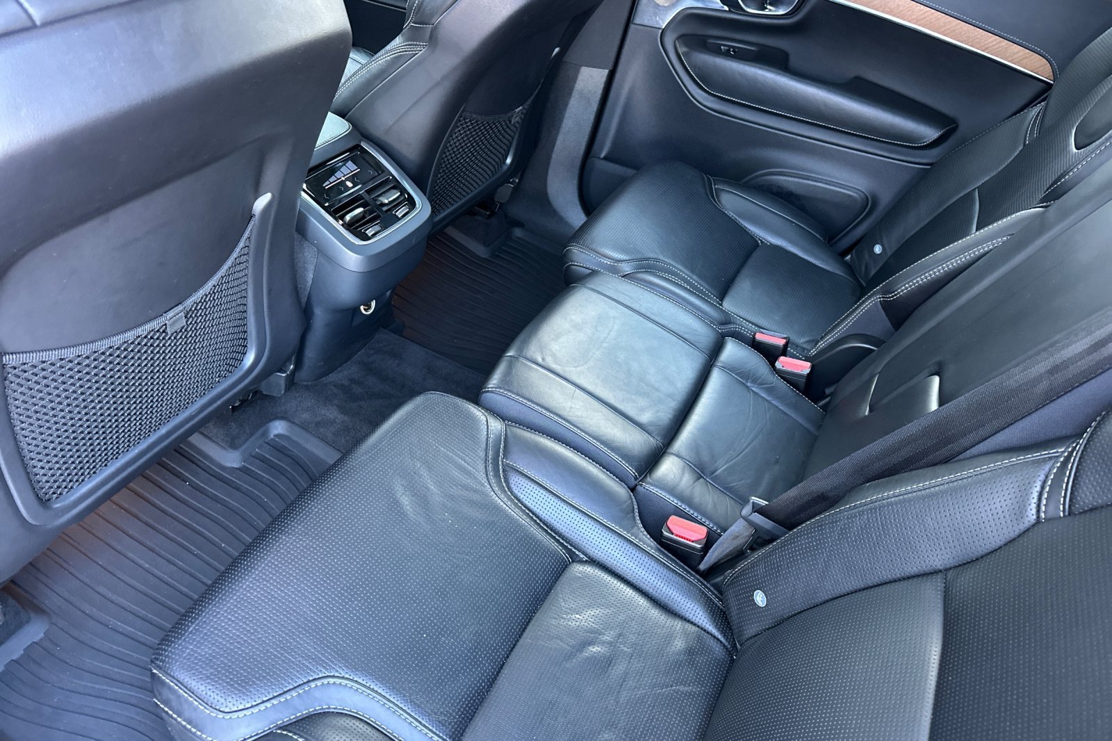 Used 2018 Black Volvo T6 Inscription image 12