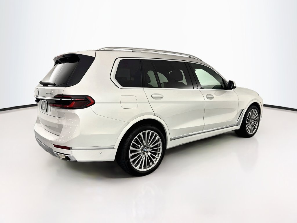 Used 2024 White BMW xDrive40i image 5