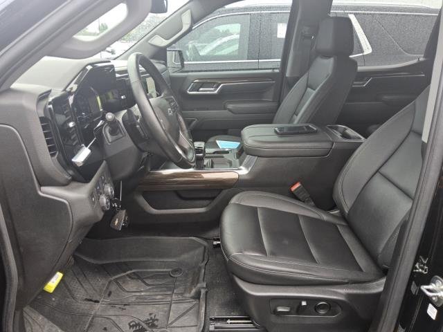 Used 2025 Black Chevrolet RST image 5