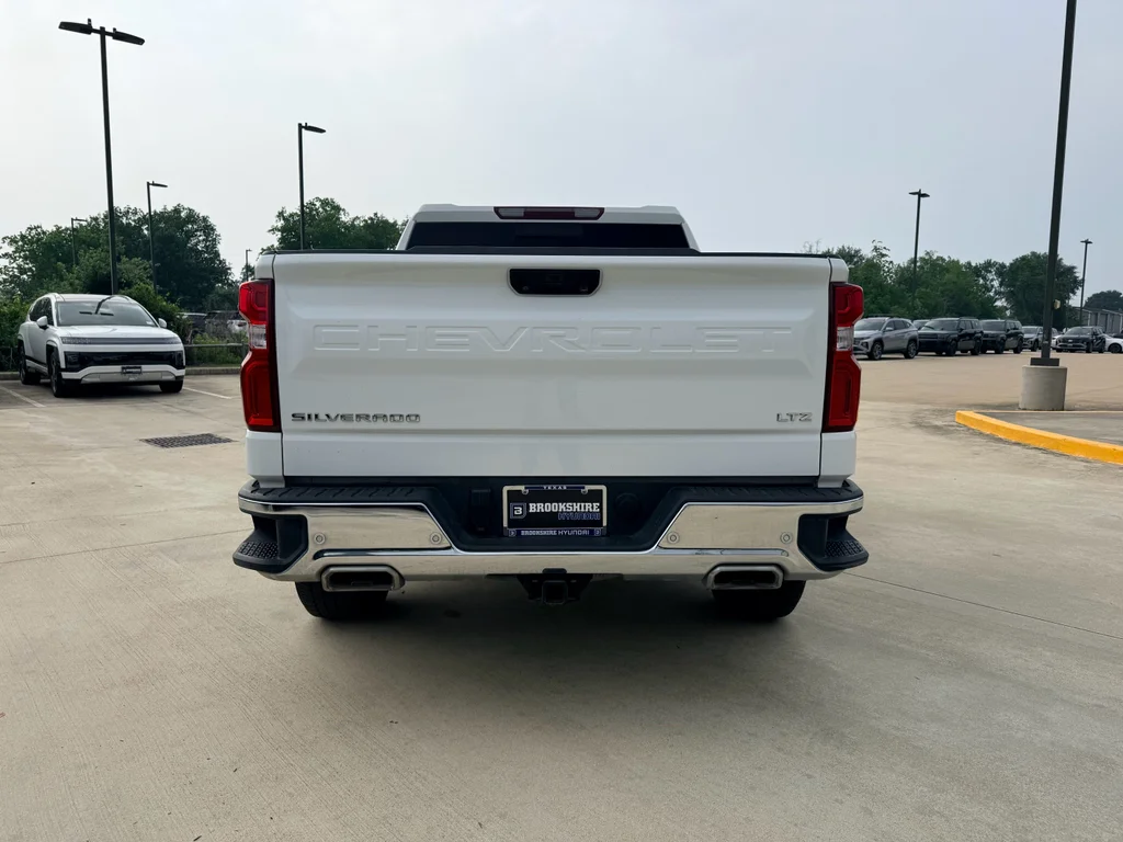 Used 2023 Summit White Chevrolet LTZ image 3