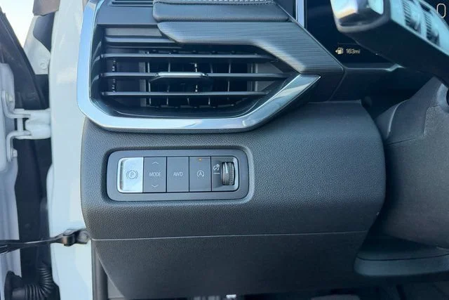 New 2026 Summit White GMC Elevation image 17