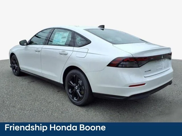 Used 2025 White Honda SE image 2