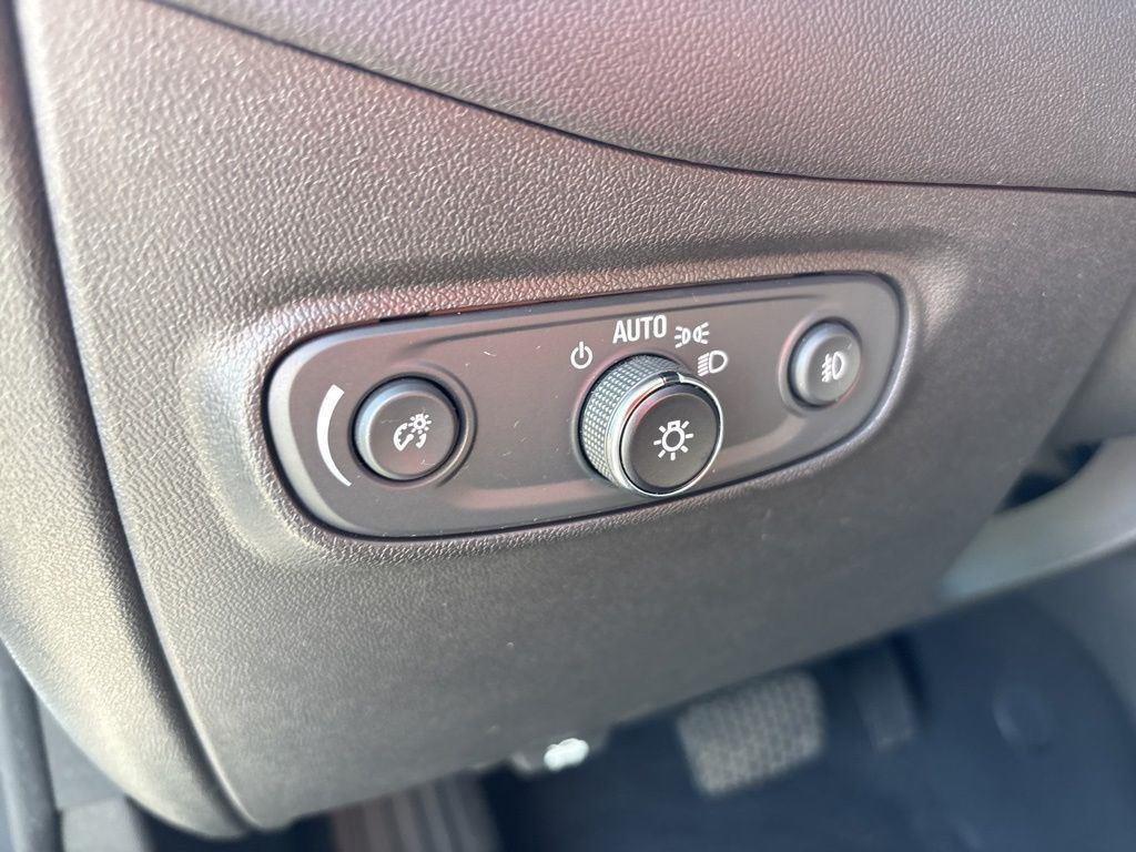 Used 2020 Summit White Chevrolet LT image 19