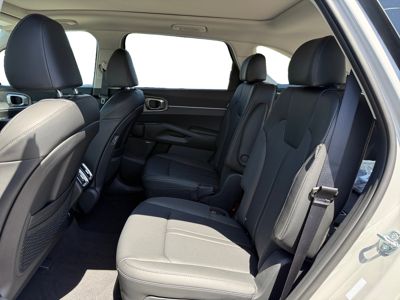 New 2026 Wolf Gray Kia X-Line EX image 16