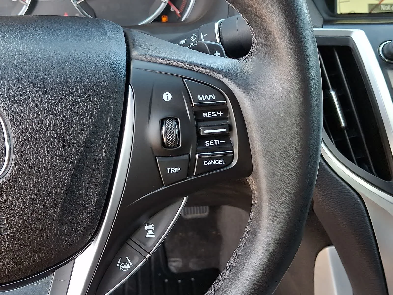 Used 2018 Black Acura  image 25
