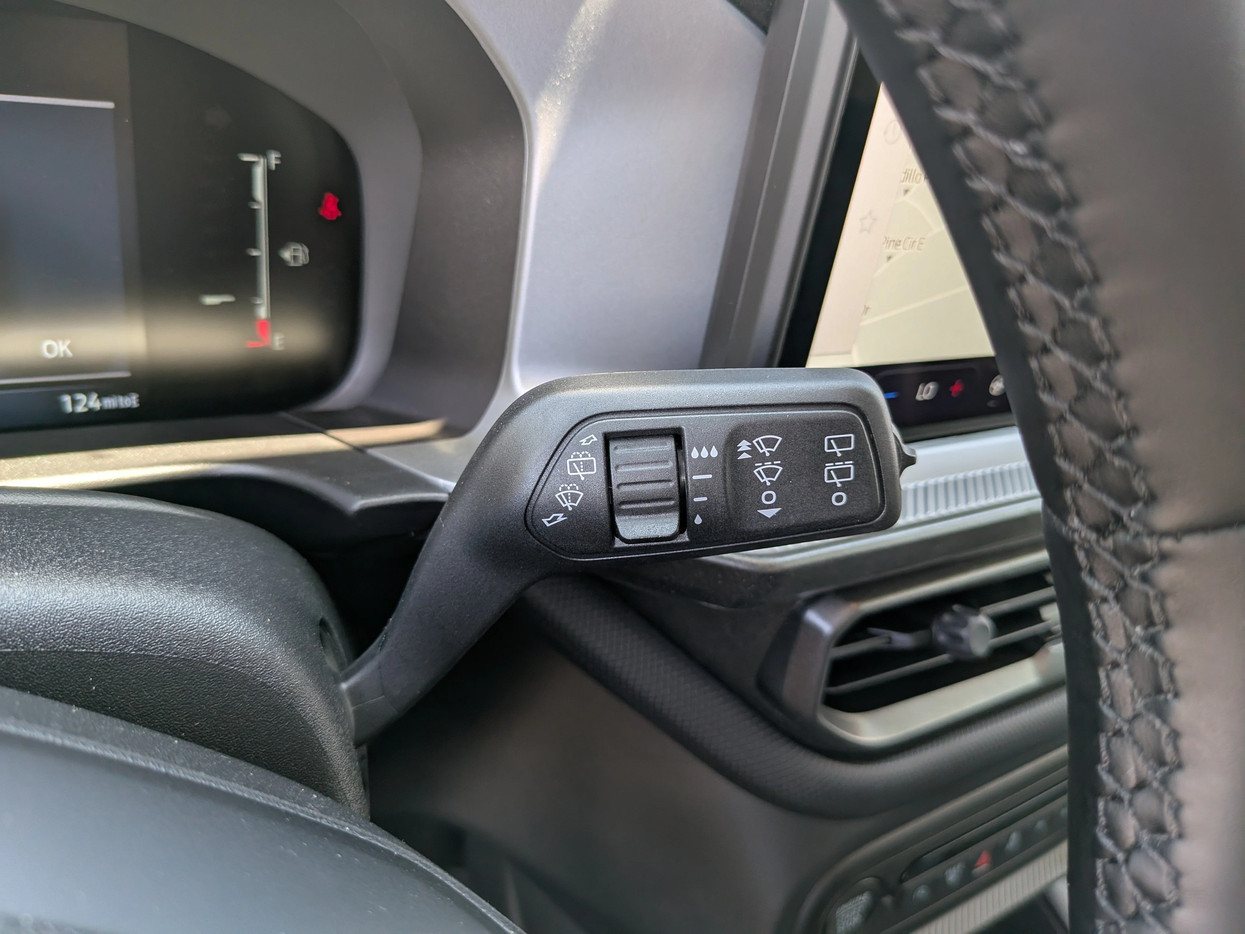 New 2026 Velocity Blue Metallic Ford Outer Banks® image 33