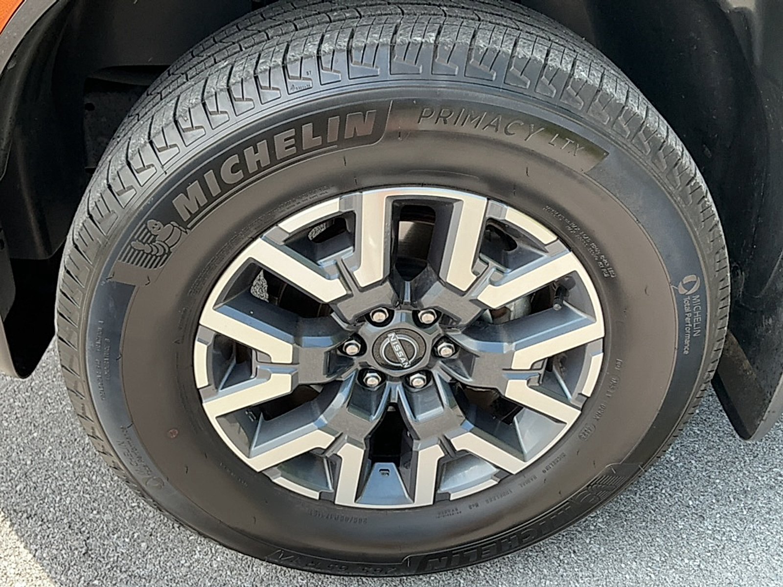 Used 2024 Super Black Nissan Crew Cab SL 4x2 image 5