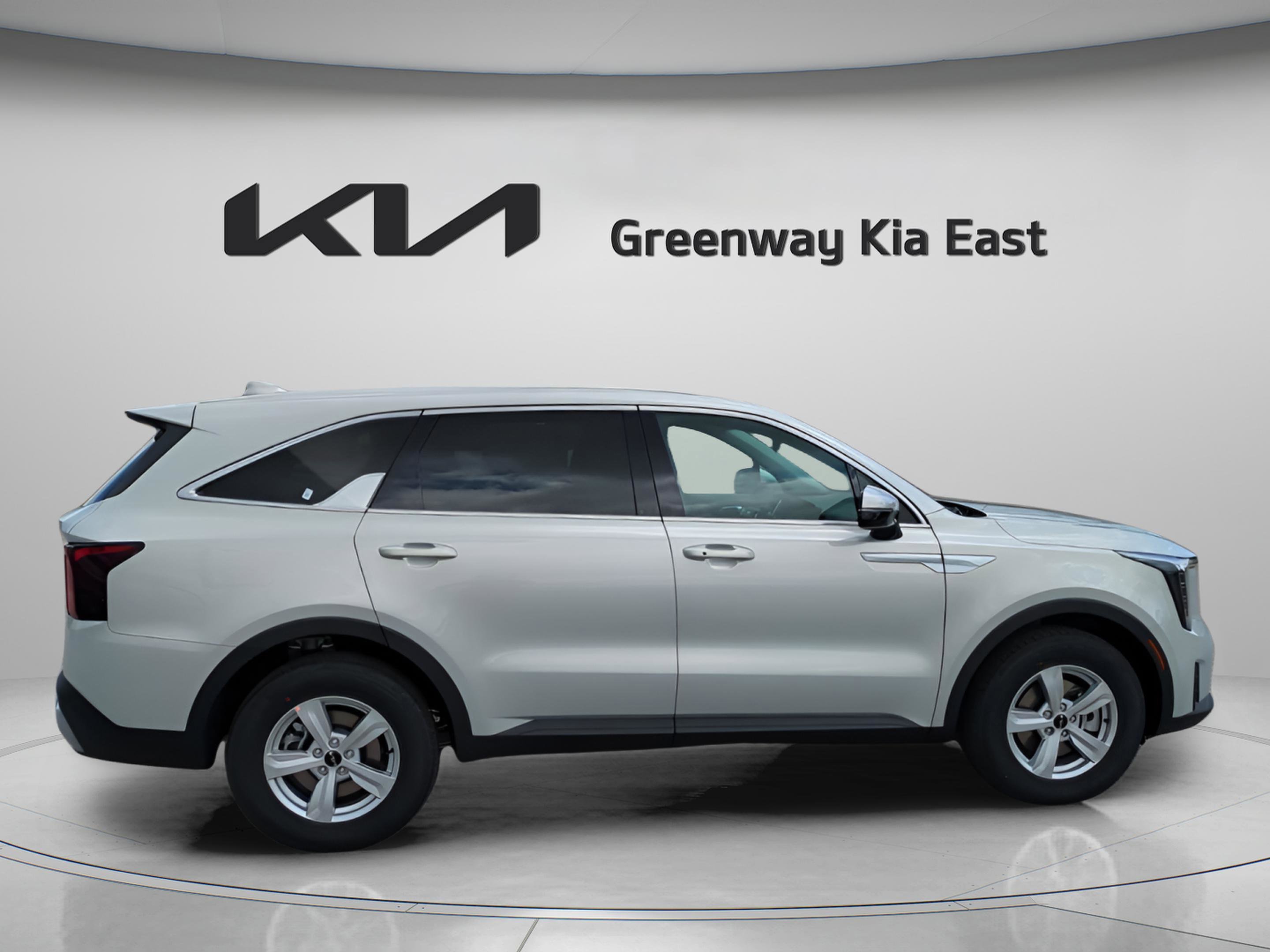 New 2026 Ivory Silver Kia LX image 5