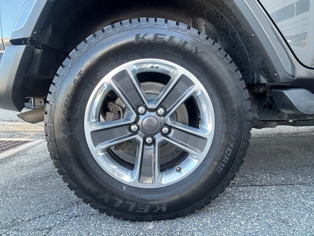 Used 2018 Gray Jeep Unlimited Sahara image 12