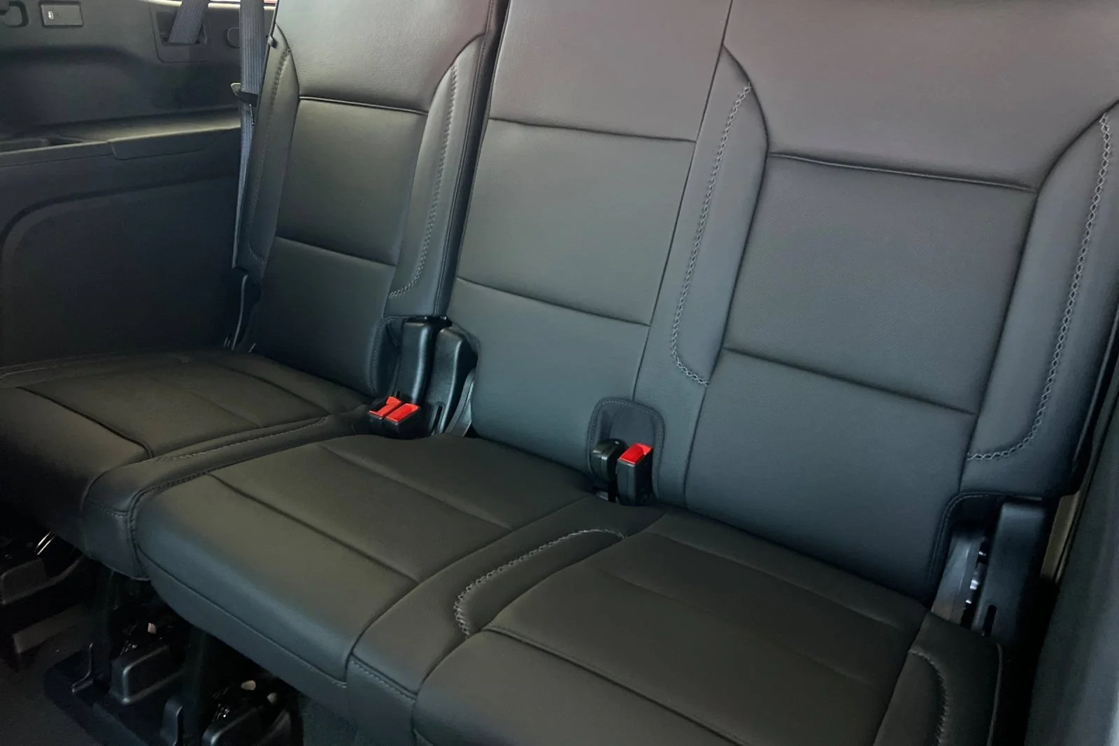 2026 GMC Yukon XL Denali - Photo 13