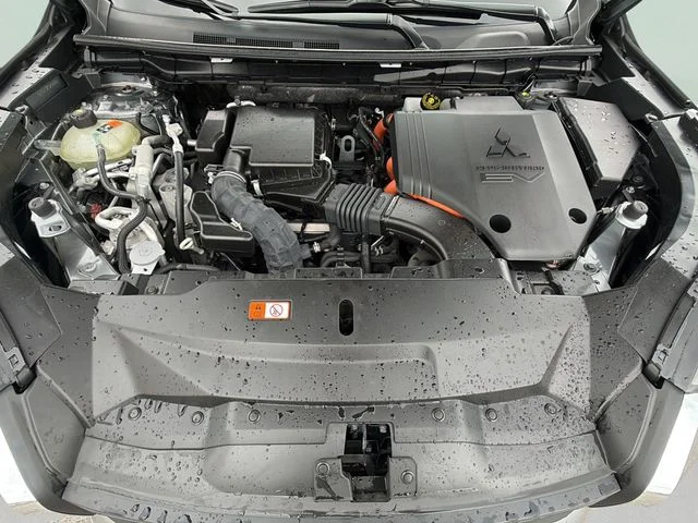 Used 2023  Mitsubishi SE image 27