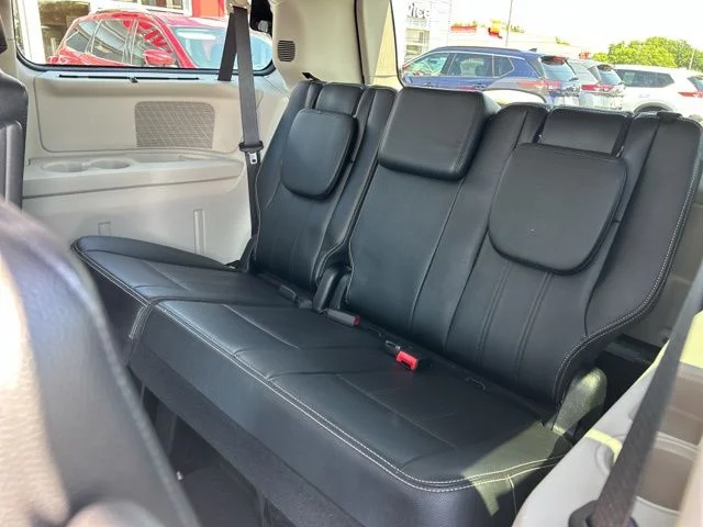 Used 2015 Red Chrysler Touring image 20