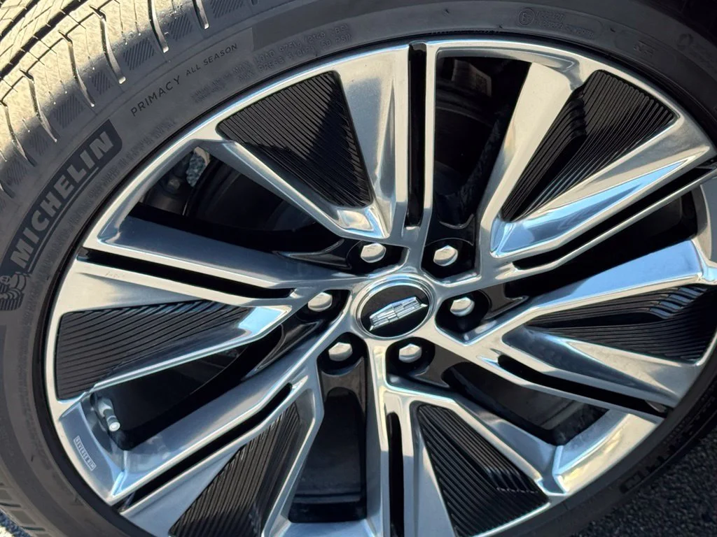 Used 2026  Cadillac Signature Luxury image 13