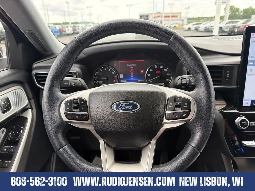 Used 2023 White Ford Limited image 17