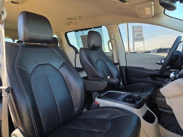 Used 2022 Fathom Blue Pearlcoat Chrysler Touring L image 19