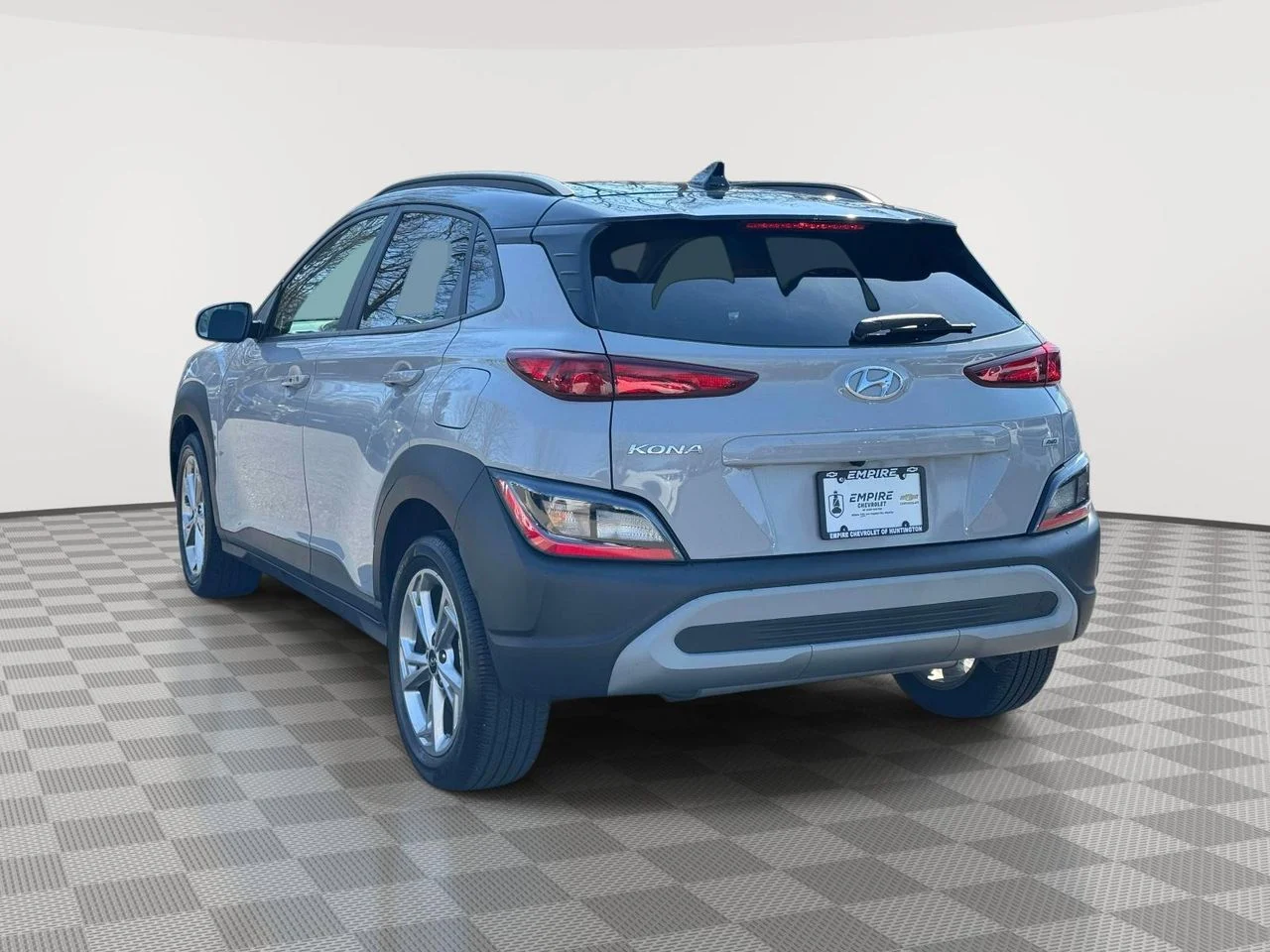 Used 2023 Cyber Silver w/Black Roof Hyundai SEL image 4