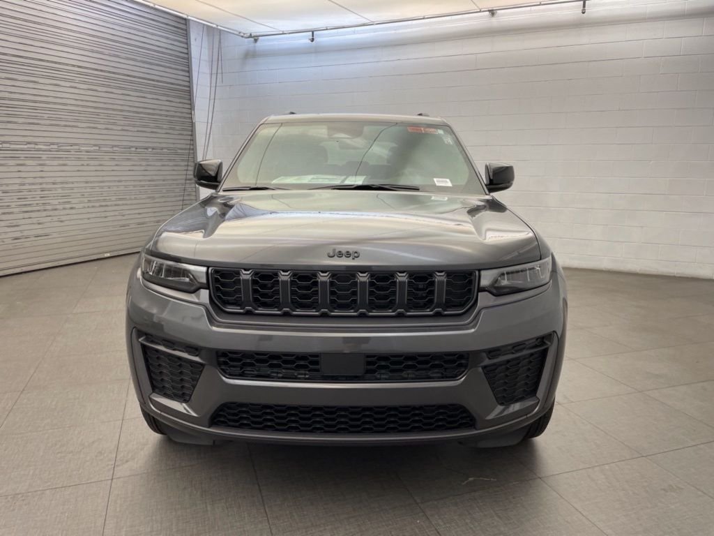New 2026 Baltic Gray Metallic Clear-Coat Exterior Paint Jeep Altitude image 6