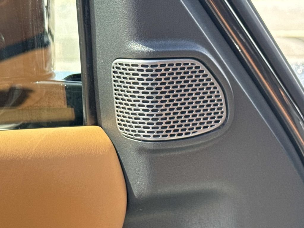 Used 2024 Gray Land Rover X image 21