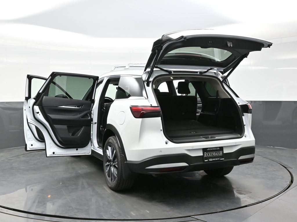 Used 2026 White INFINITI LUXE image 43