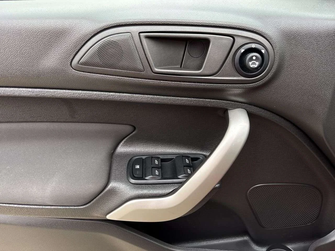 Used 2012  Ford SES 4D Hatchback Dilawri Certified   No Accident image 21
