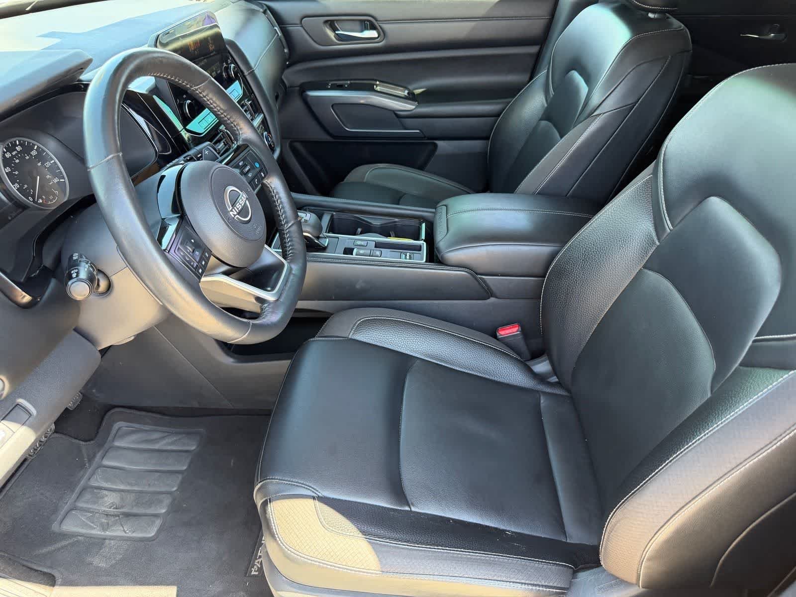 Used 2022 Super Black Nissan SL image 10