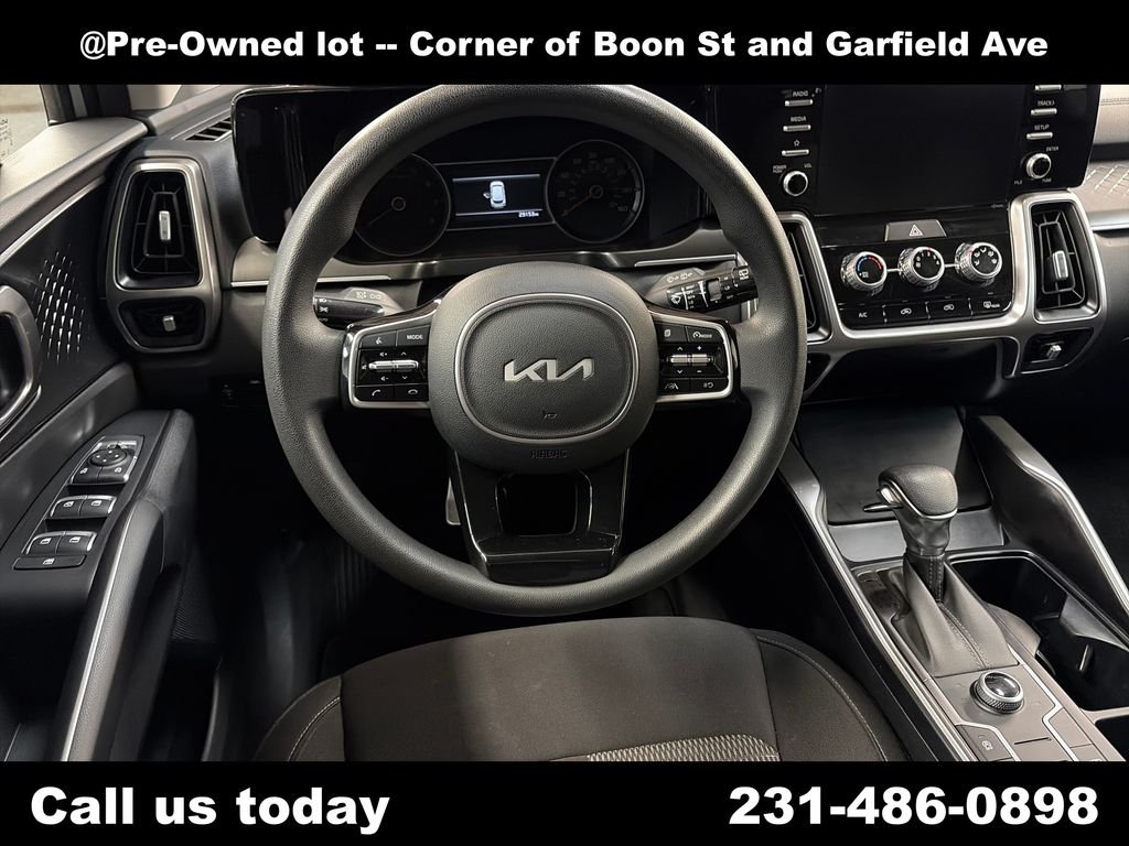 Used 2022 White Kia LX image 17