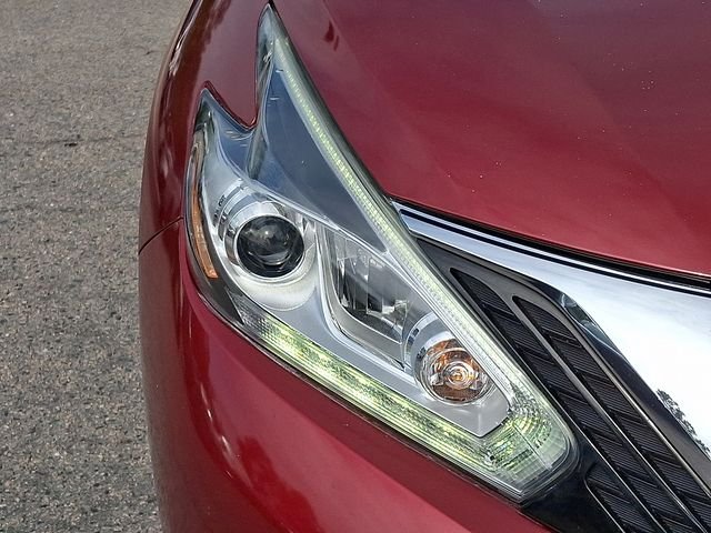 Used 2016 Red Nissan Platinum image 10
