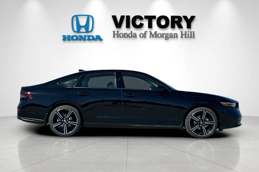 New 2026 Crystal Black Pearl Honda SE image 3