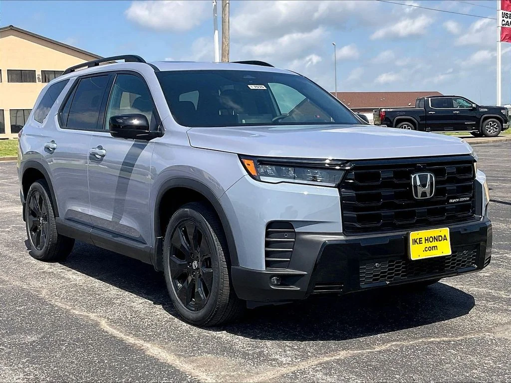 2026 Honda Pilot Black Edition AWD's photo