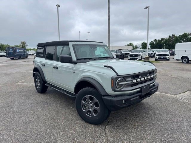 2023 Ford Bronco Big Bend Mid (222A) 4x4's photo