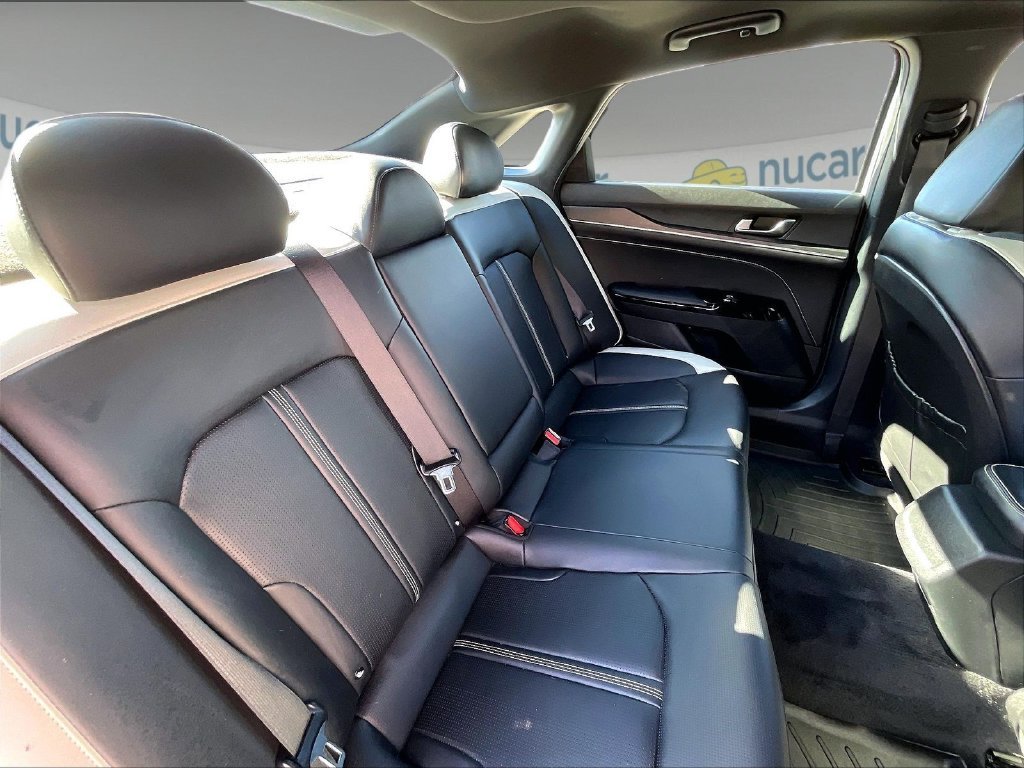 Used 2025 Wolf Gray Kia GT-Line image 15
